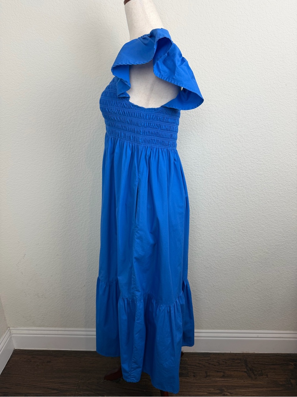 o.p.t. Tuscany Womens Cobalt Blue Smocked Ruffle Midi Dress
Tiered Skirt Small - Picture 11 of 13